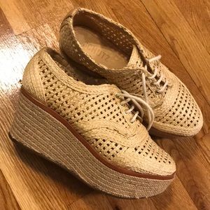 Schutz Jules platform